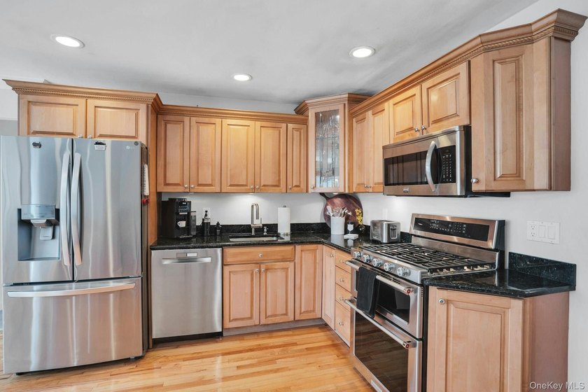 Fabulous 4 bedroom ranch in the heart of Village on the Hill - photo 27