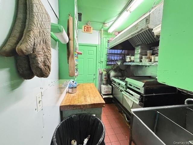 Full service family established business FOOD/MEAT/DELI MARKET - photo 8