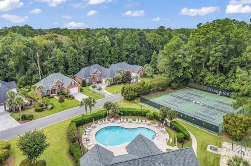 Perfectly positioned on the 13th fairway of the highly desirable - photo 33