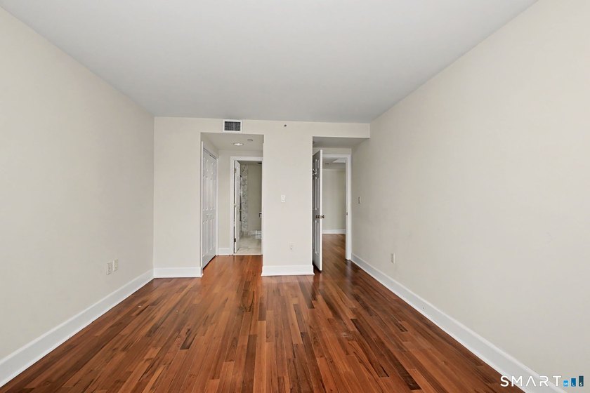 Welcome to 43 Harbor Drive in beautiful Shippan, where coastal - photo 15