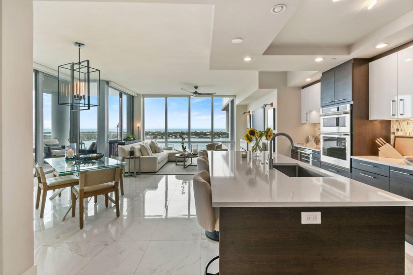 On the 16th floor of Water Club, this impeccably maintained - photo 2