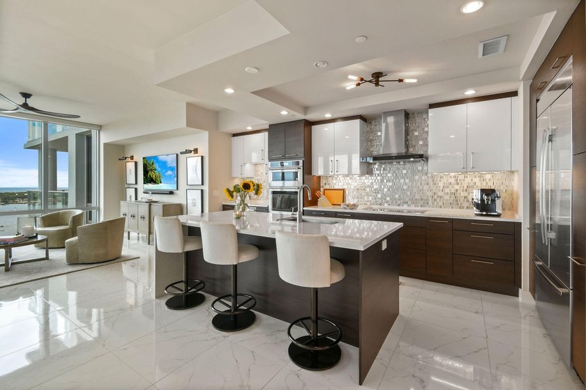 On the 16th floor of Water Club, this impeccably maintained - photo 3
