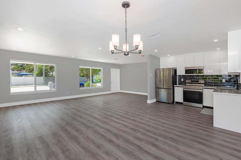 Discover this charming 3-bedroom, 2-bathroom single-family - photo 8