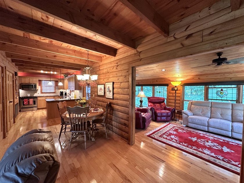 Gorgeous Turn-Key Lakefront Home on Barren River Lake! Wake up - photo 11