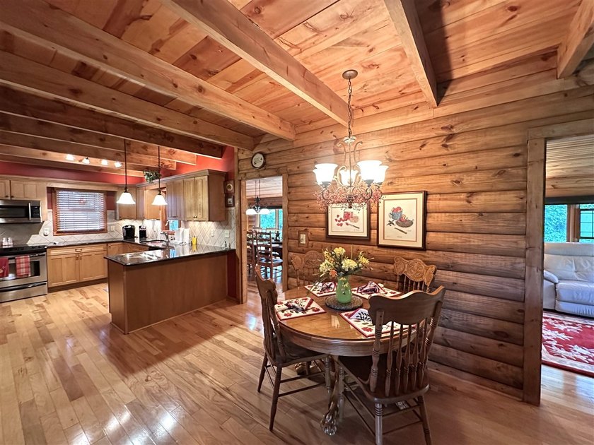 Gorgeous Turn-Key Lakefront Home on Barren River Lake! Wake up - photo 12