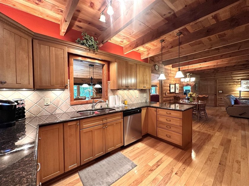 Gorgeous Turn-Key Lakefront Home on Barren River Lake! Wake up - photo 14
