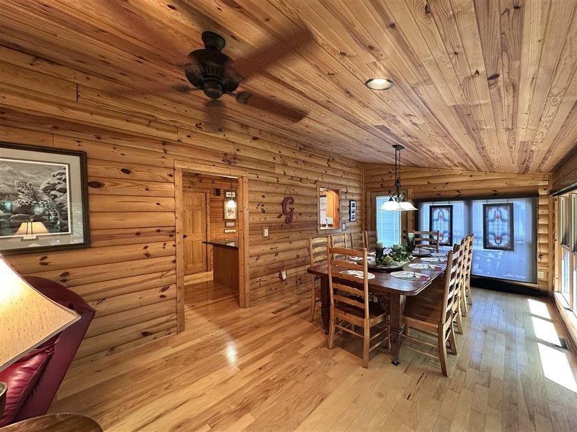 Gorgeous Turn-Key Lakefront Home on Barren River Lake! Wake up - photo 18