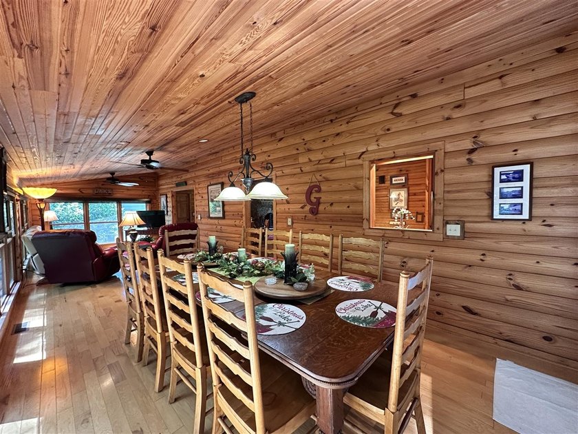 Gorgeous Turn-Key Lakefront Home on Barren River Lake! Wake up - photo 19