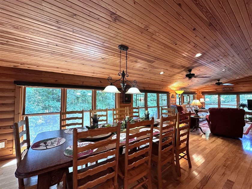 Gorgeous Turn-Key Lakefront Home on Barren River Lake! Wake up - photo 20