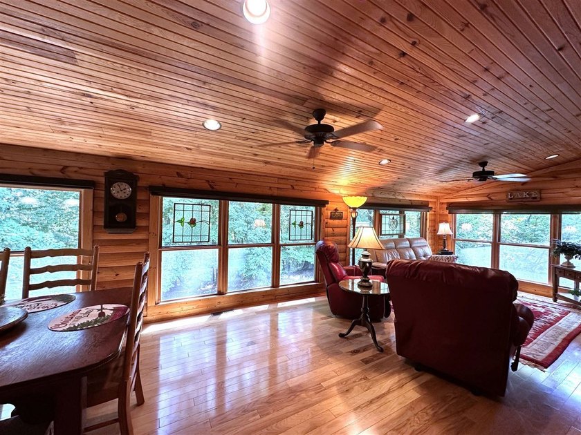 Gorgeous Turn-Key Lakefront Home on Barren River Lake! Wake up - photo 21