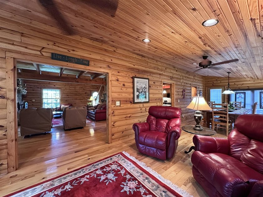 Gorgeous Turn-Key Lakefront Home on Barren River Lake! Wake up - photo 24