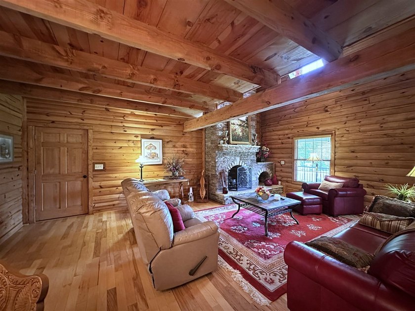 Gorgeous Turn-Key Lakefront Home on Barren River Lake! Wake up - photo 26
