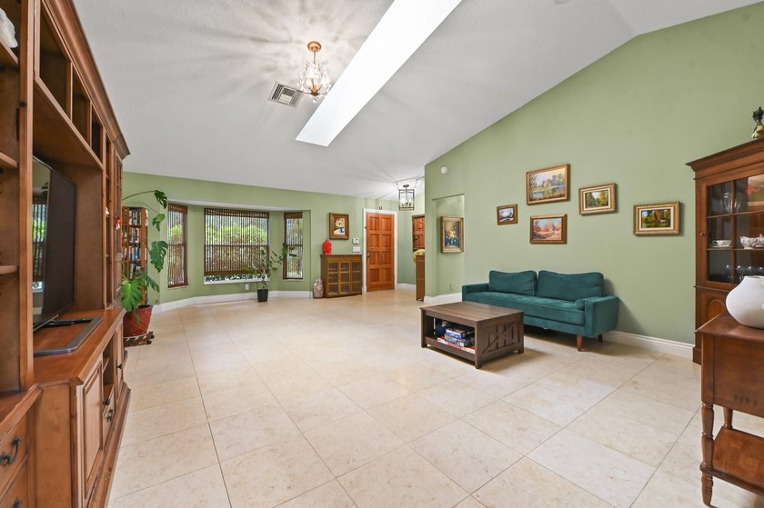 Welcome to your own private retreat in the heart of Jupiter - photo 6