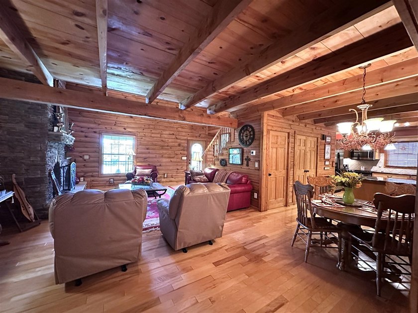 Gorgeous Turn-Key Lakefront Home on Barren River Lake! Wake up - photo 29