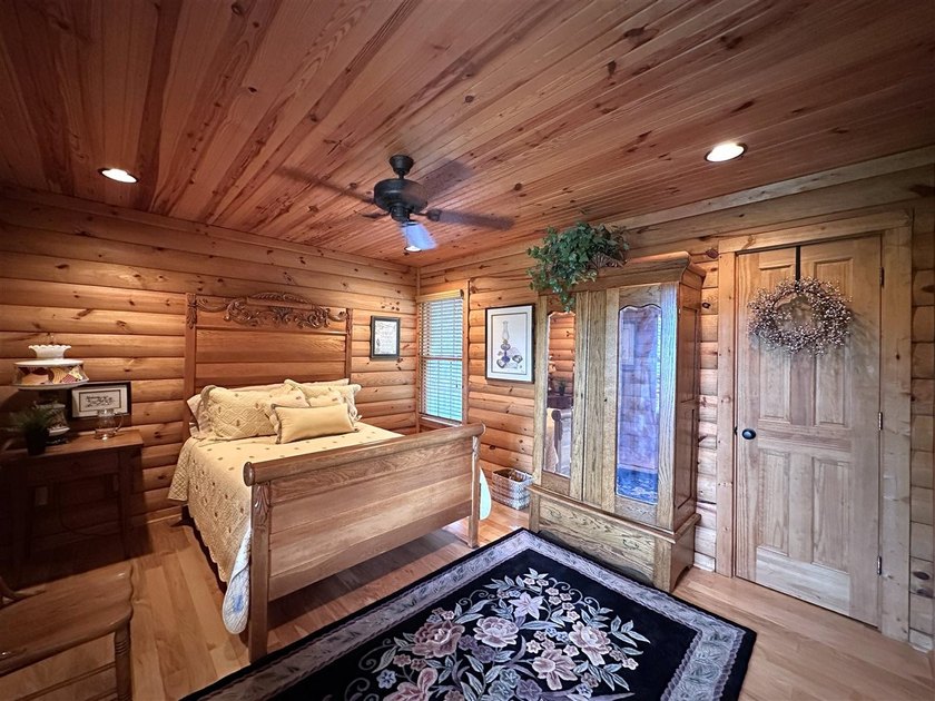 Gorgeous Turn-Key Lakefront Home on Barren River Lake! Wake up - photo 33