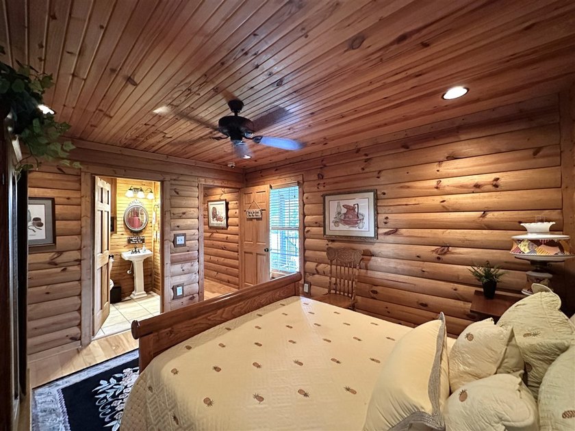 Gorgeous Turn-Key Lakefront Home on Barren River Lake! Wake up - photo 34