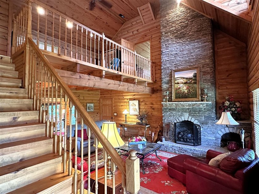Gorgeous Turn-Key Lakefront Home on Barren River Lake! Wake up - photo 36