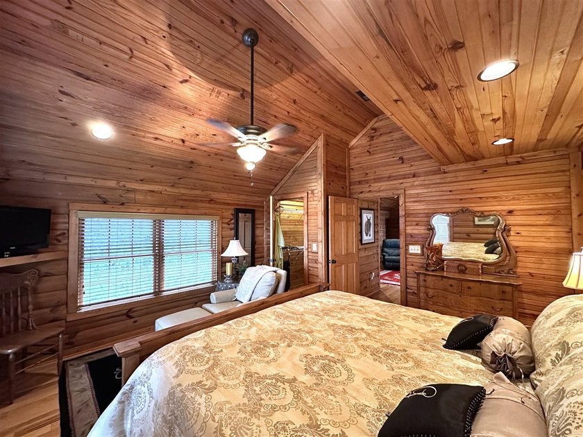 Gorgeous Turn-Key Lakefront Home on Barren River Lake! Wake up - photo 43