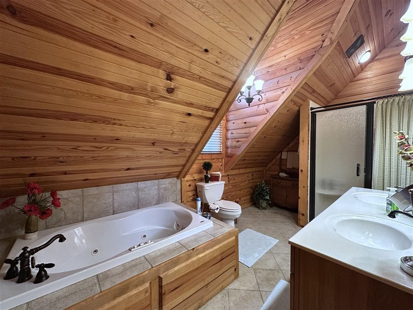 Gorgeous Turn-Key Lakefront Home on Barren River Lake! Wake up - photo 46