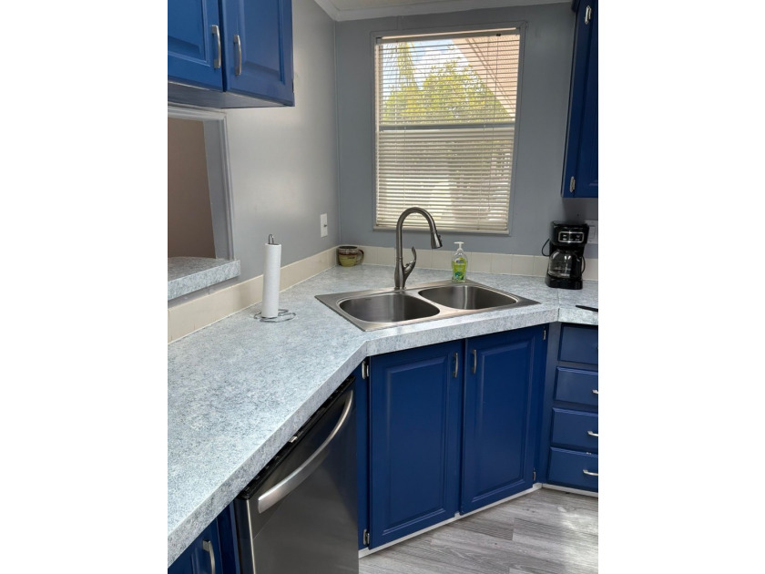 Spacious Home in Active 55+ Community (40+ Allowed) - Move-In - photo 8