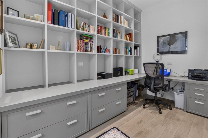 ***OFFER DEADLINE Tuesday 07/28 at 6:00PM*** Welcome to this - photo 16