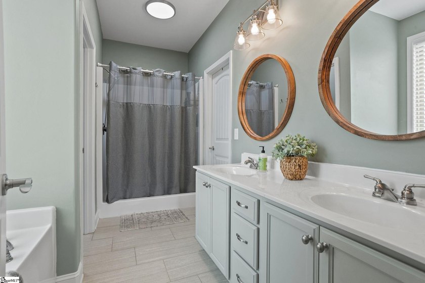 Welcome home to 5 Ryders Way in Taylors! Situated on nearly half - photo 21