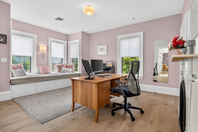 ***OFFER DEADLINE Tuesday 07/28 at 6:00PM*** Welcome to this - photo 27