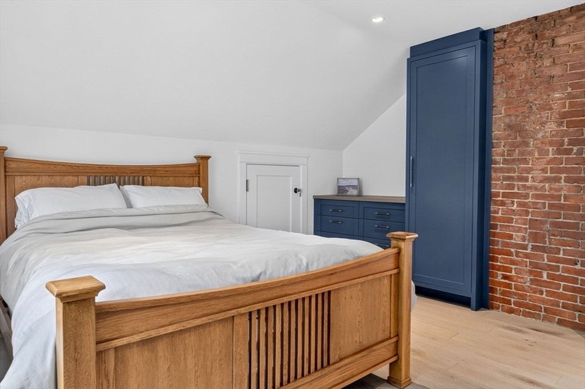 ***OFFER DEADLINE Tuesday 07/28 at 6:00PM*** Welcome to this - photo 29