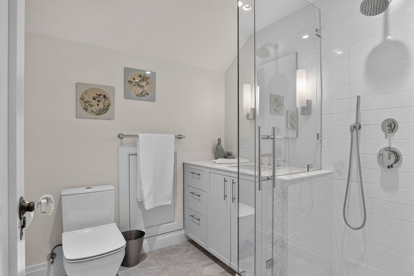 ***OFFER DEADLINE Tuesday 07/28 at 6:00PM*** Welcome to this - photo 32