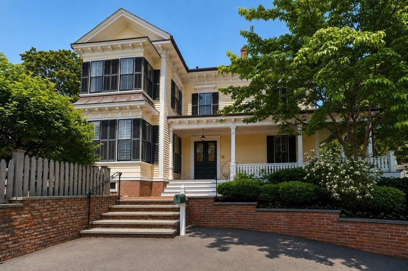 ***OFFER DEADLINE Tuesday 07/28 at 6:00PM*** Welcome to this - photo 35