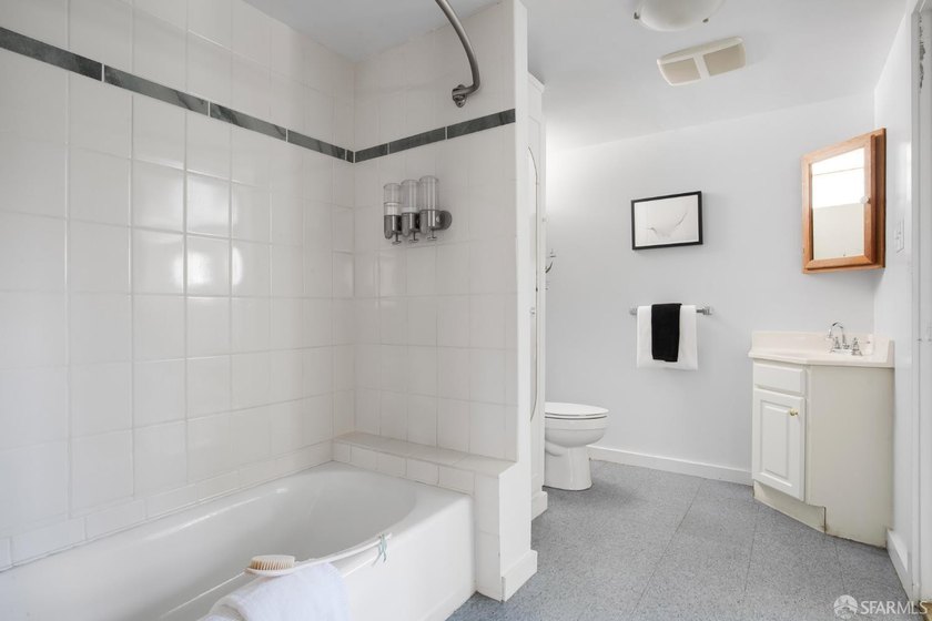 Set on Bernal Heights' North Slope, this updated duplex offers a - photo 31