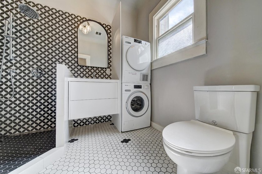 Set on Bernal Heights' North Slope, this updated duplex offers a - photo 38
