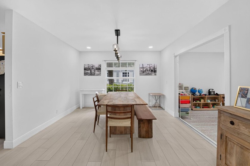 THIS BEAUTIFUL UPDATED 3 BEDROOM 2 BATH VILLA IS READY FOR A NEW - photo 13