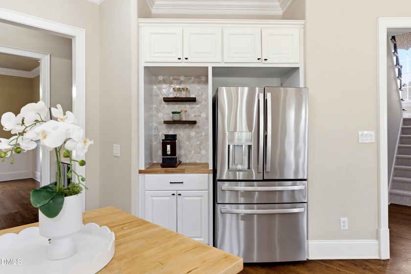 Located in the exclusive Fairview Manor section of Wakefield - photo 16