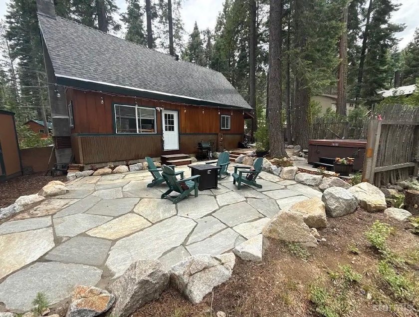Where alpine serenity and thoughtful modern updates converge - photo 15
