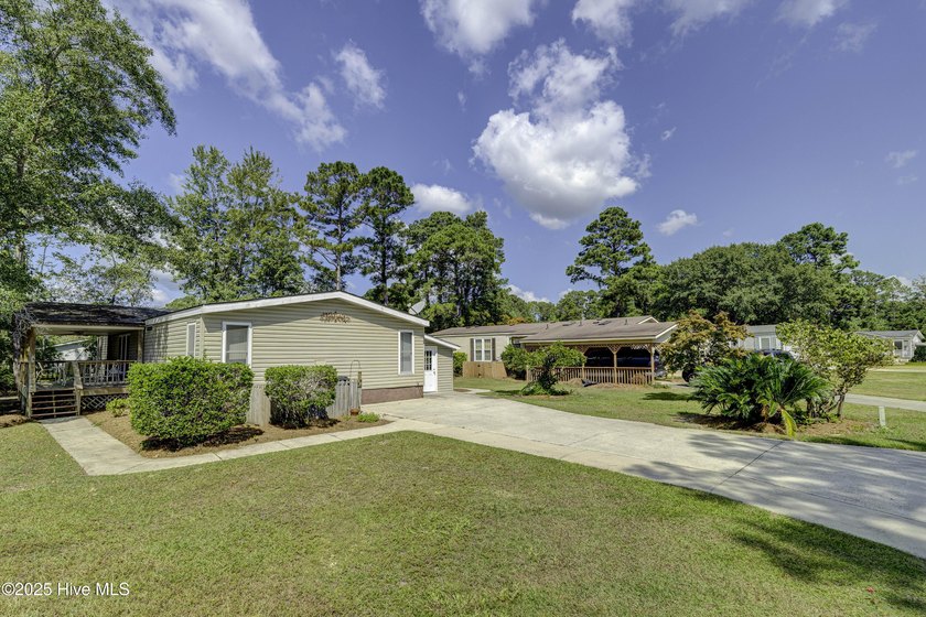 Back on the market, at no fault of seller. Set on a quiet - photo 2