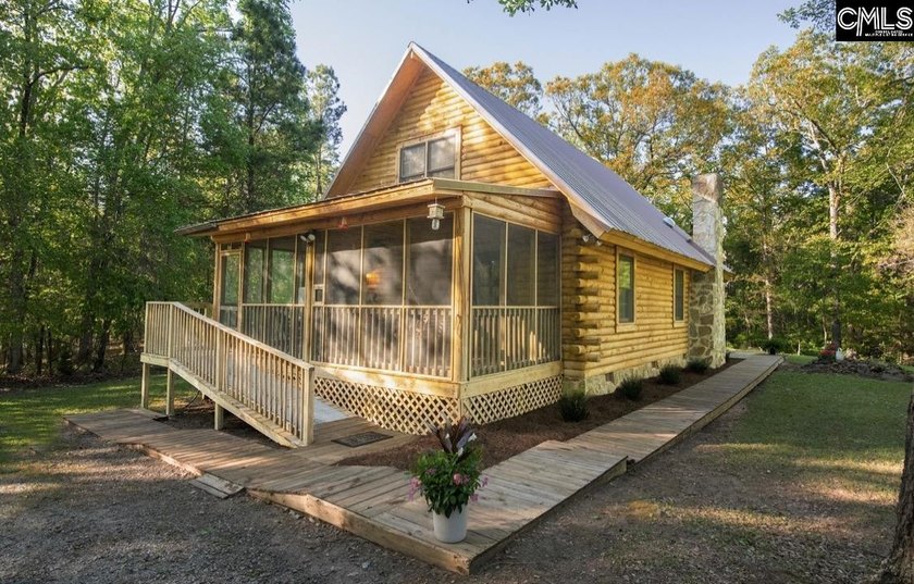 If you've been looking for your *little cabin in the woods* - photo 2