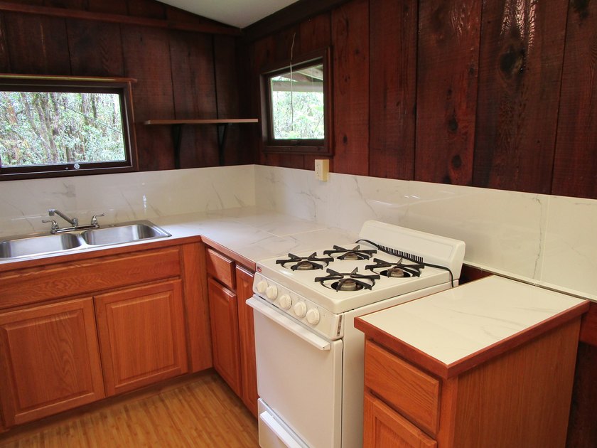 Two lovely well-kept homes for the price of one! Sturdy - photo 10