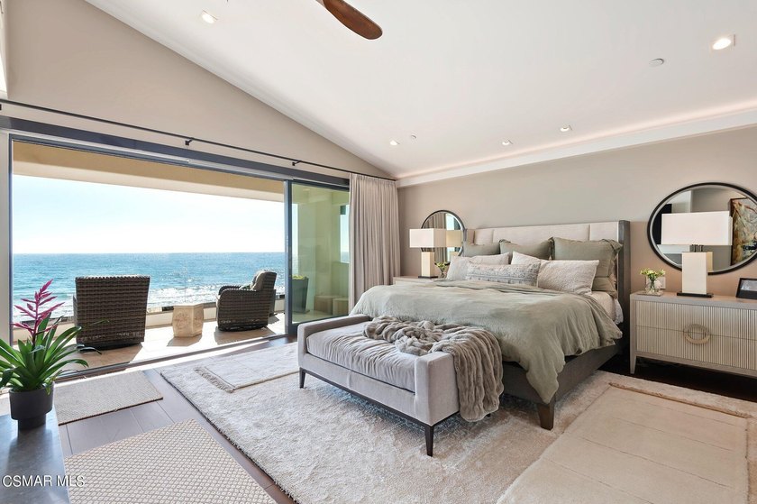 Absolutely exquisite newer built ocean front contemporary - photo 17