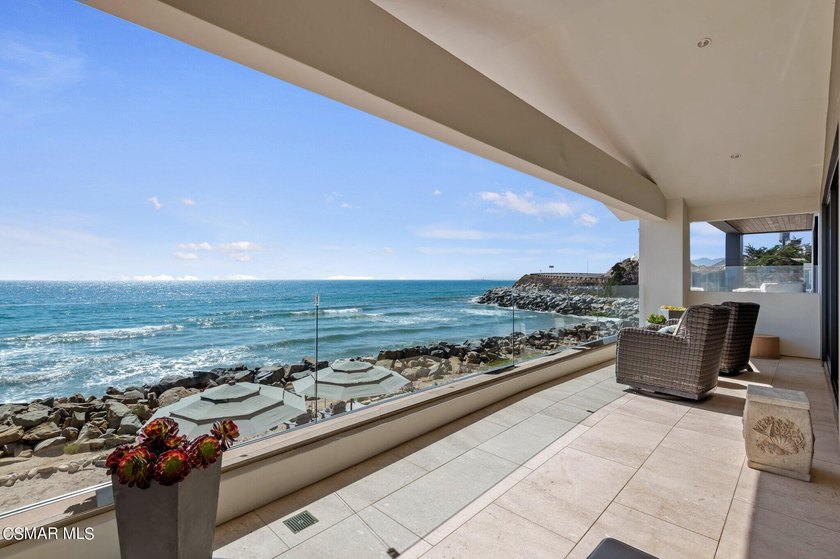 Absolutely exquisite newer built ocean front contemporary - photo 23