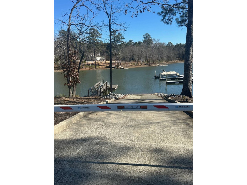 Stewart Landing offers beautiful lake views, low country - photo 14