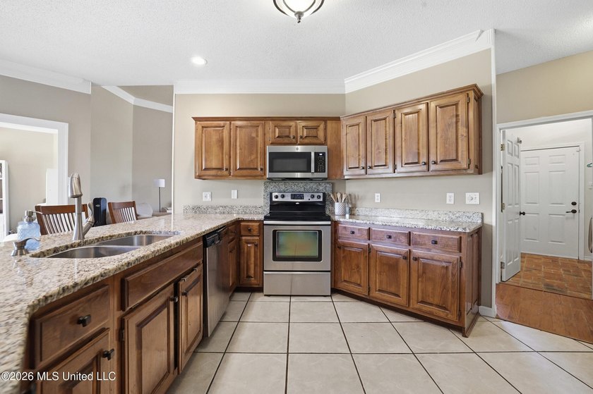 Beautiful 4BR/3BA home in desirable Bienville Place! This - photo 17