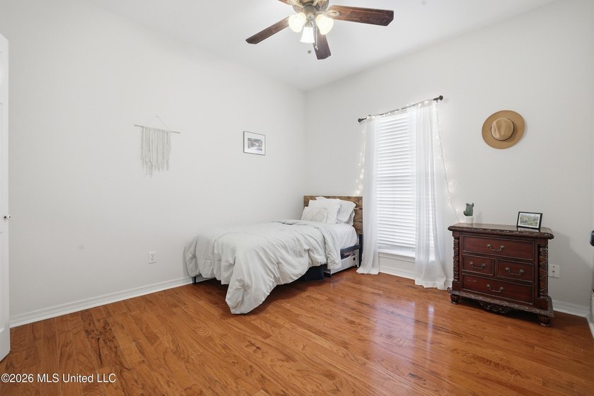 Beautiful 4BR/3BA home in desirable Bienville Place! This - photo 32