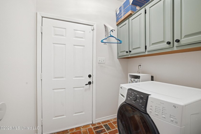 Beautiful 4BR/3BA home in desirable Bienville Place! This - photo 39