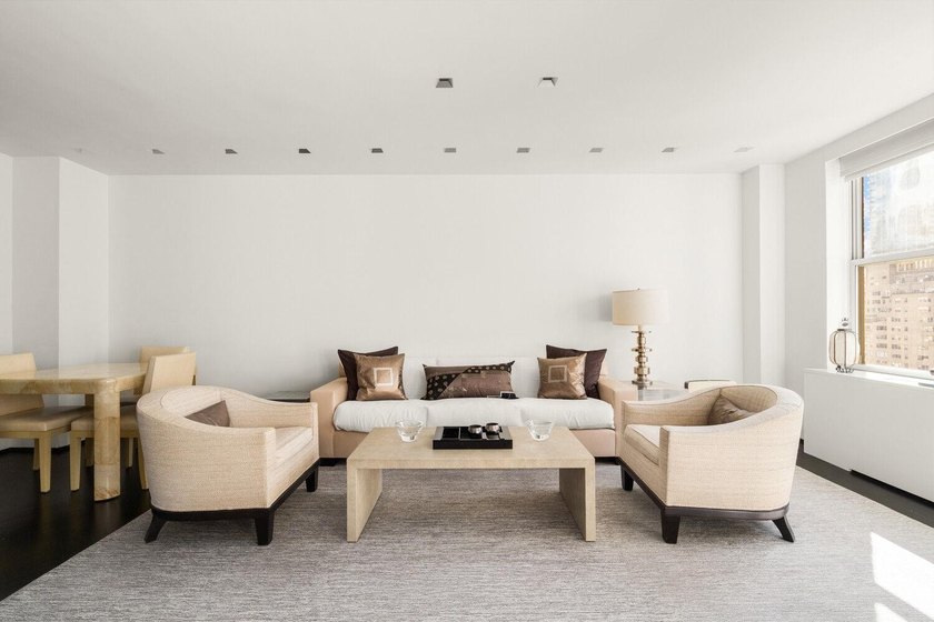 Park Avenue Sophistication with Hotel-Style Services at $525,000 - photo 5