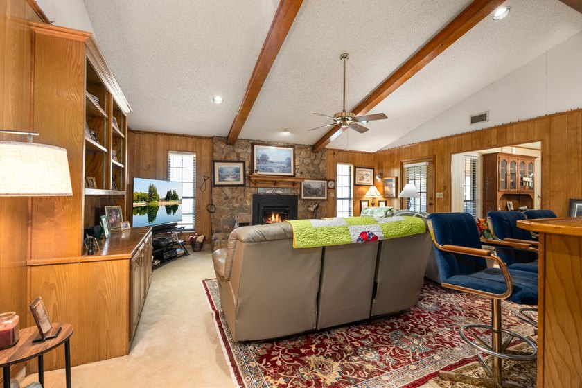 3.7 scenic acres, an impressive workshop, and just minutes from - photo 9