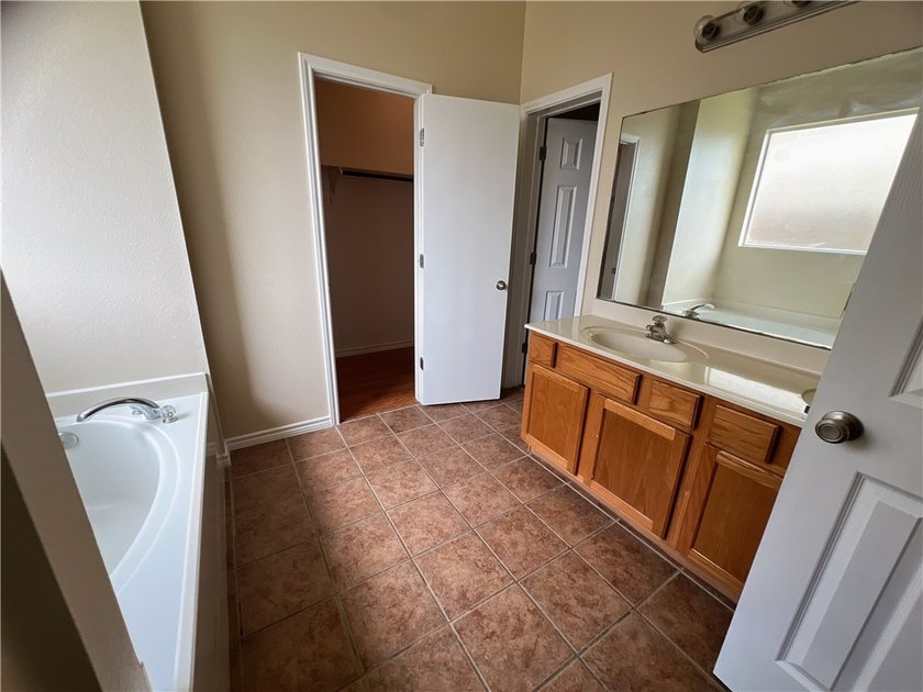 **Seller is offering a significant price reduction-don't miss - photo 16