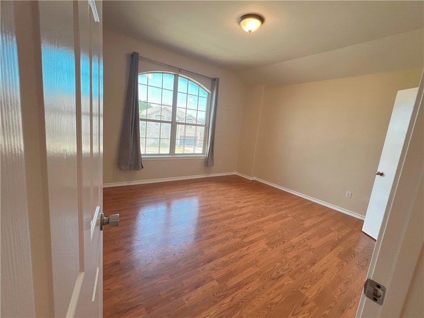 **Seller is offering a significant price reduction-don't miss - photo 24
