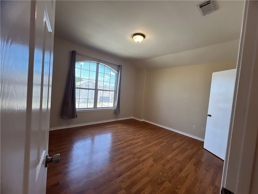 **Seller is offering a significant price reduction-don't miss - photo 28