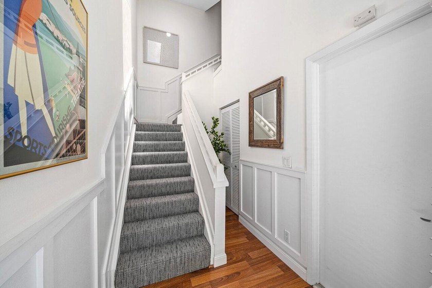 Stunning renovated 2BR/2BA condo in the heart of Boca Raton - photo 4